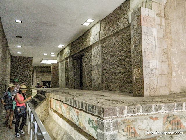 Interior de um templo de Teotihuacán no México