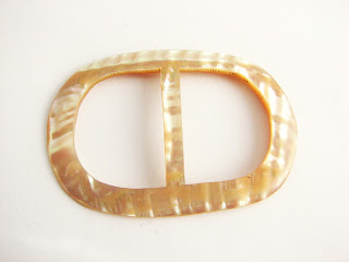 buckle made of shell