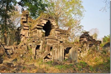 Cambodia motorbike tour Preah Khan of Kompong Svay (Prasat Bakan) 140227_0063