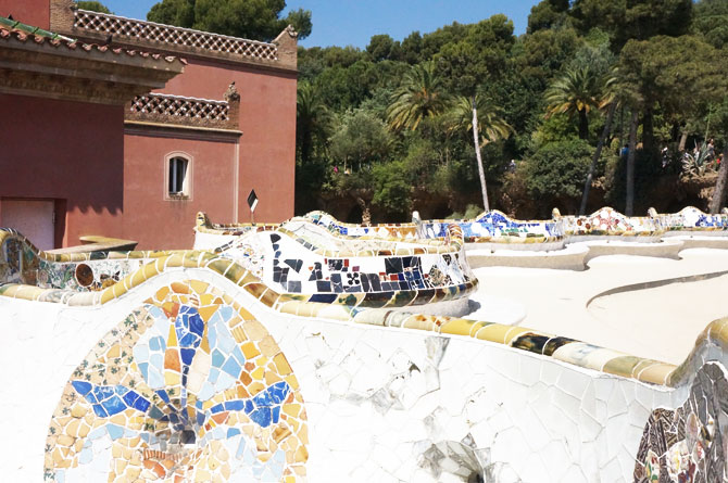 Bancs de l'esplanade du parc guell