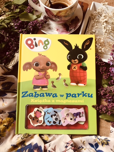 Bing zabawa w parku. Książka z magnesami 