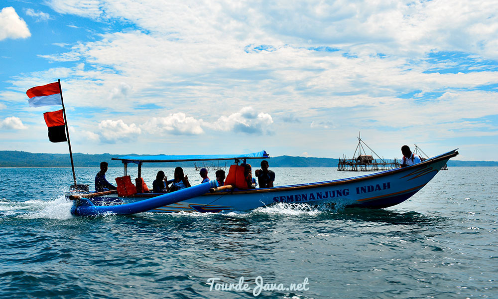 di pantai timur Pangandaran