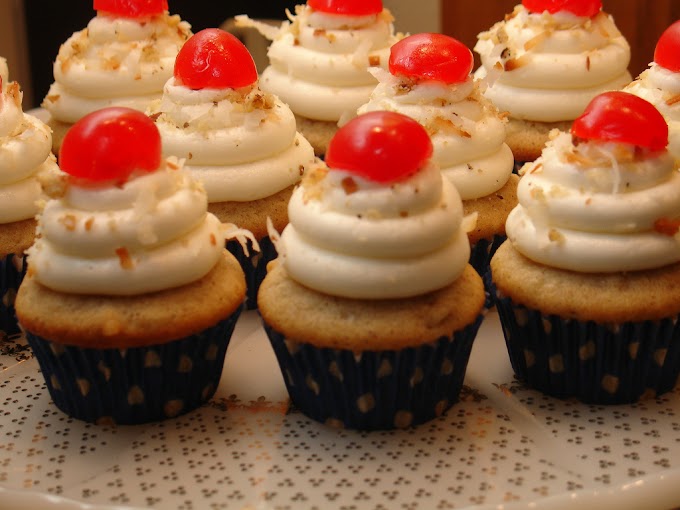 Mini Hummingbird Cupcakes Recipe