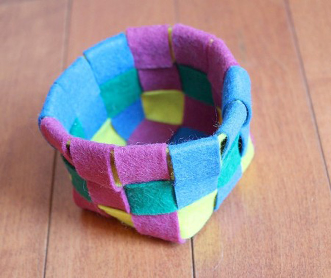 Woven Felt Basket Tutorial & Pattern