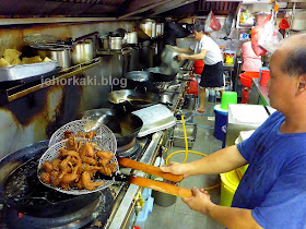 Chong-Pang-Nasi-Lemak- Hup-Lee-Fried-Bee-Hoon