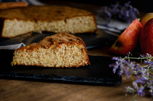 Bolo de Maçã e Amêndoa (sem açúcar refinado)