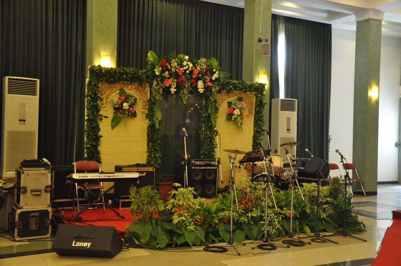 WIFA CATERING WEDDING CONSULTANT Dekorasi Panggung Musik