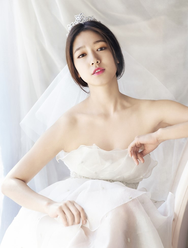 Foto Cantiknya Artis Park Shin Hye