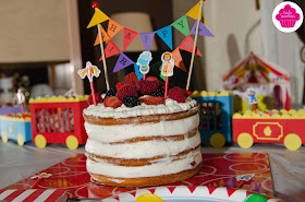 Naked cake aux fruits rouges et chantilly - Gâteau d'anniversaire 