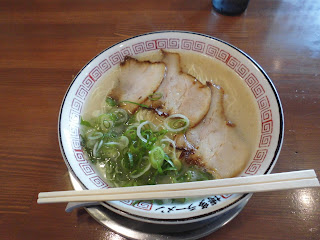 博多ラーメン片岡屋姫路南店のラーメン大盛り