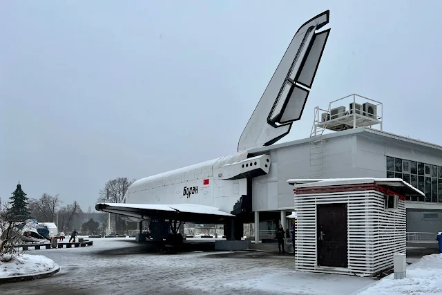 ВДНХ, 1-й Хованский проезд, макет орбитального корабля «Буран»