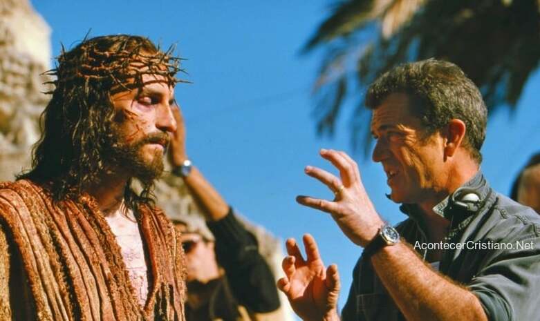 Mel Gibson dirigiendo película La pasión de Cristo