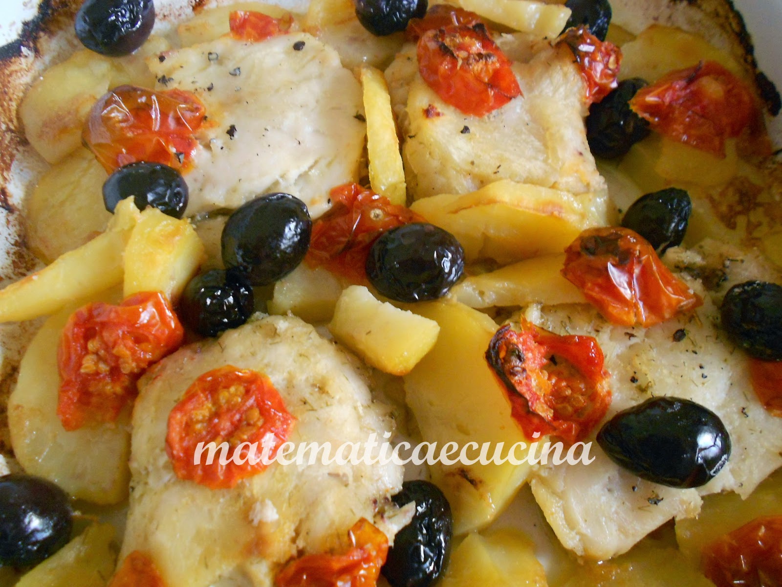 m@tematicaecucina: Merluzzo al Forno con Patate e Pomodorini