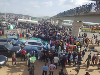 BREAKING: Protesters Close All Entry Points Into Abuja