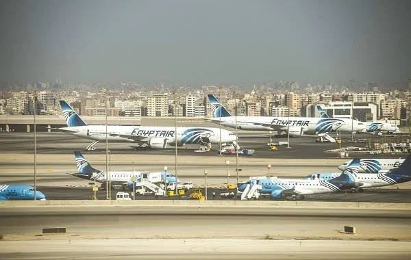 مصر تستثمر في المطارات لتعزيز السياحة: مناقشة تطوير المطارات في مصر خلال 10 سنوات