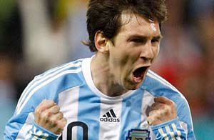 messi festajando gol de seleccion argentina