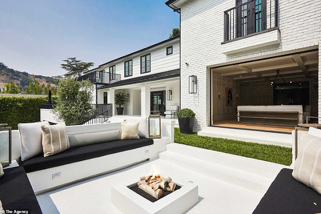 Beautiful Photos of $13.8Million Mansion Rihanna bought in Beverly Hills