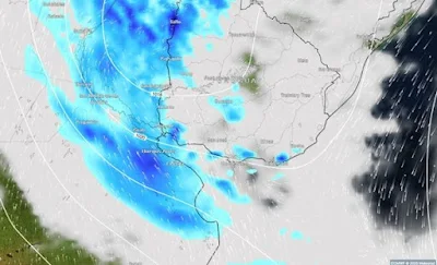 Cielo oscuro con tormenta eléctrica y ráfagas de viento en municipios del Área Metropolitana de Buenos Aires, durante el fenómeno de ciclogénesis pronosticado para el 15 y 16 de julio de 2025.