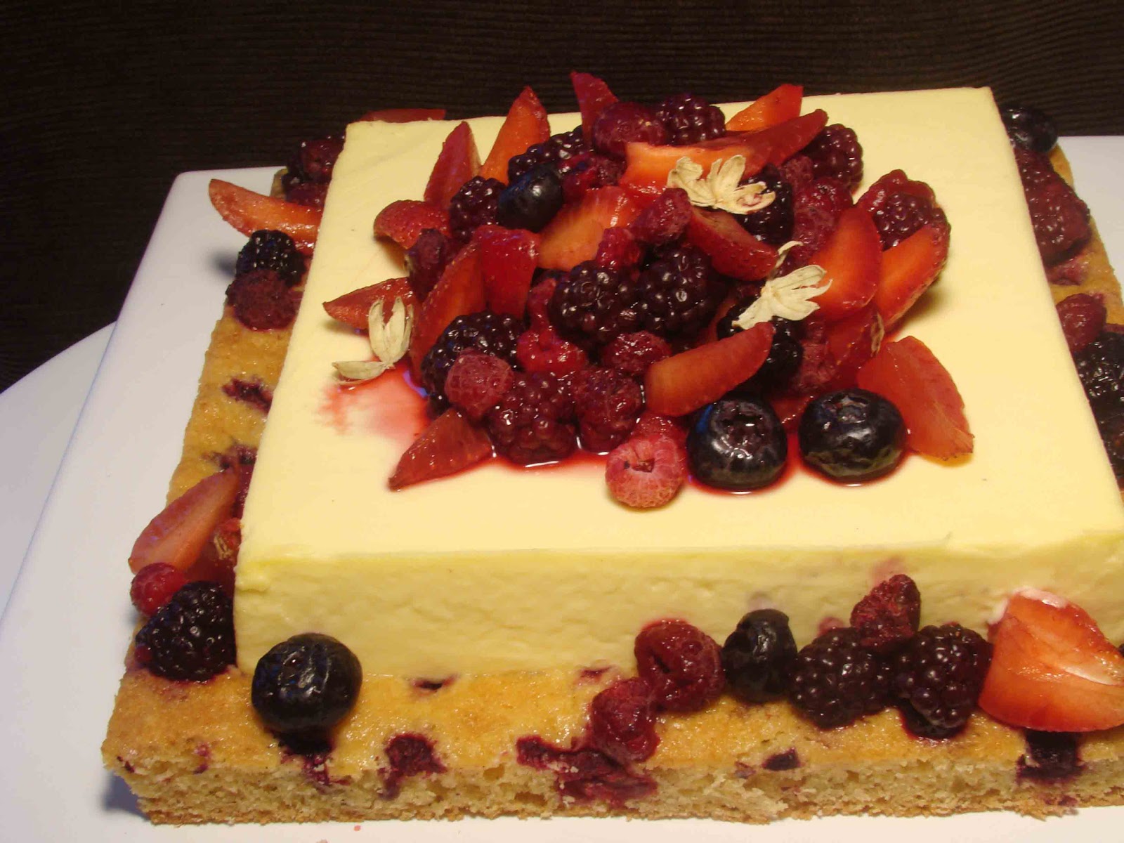 Torta Bavarois con Frutos Rojos