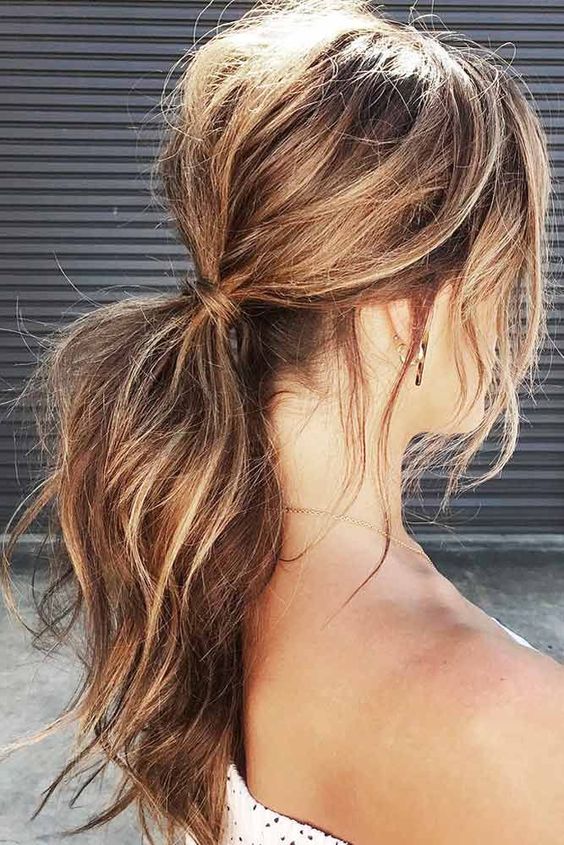 The Best Way to Quickly Tame Hair – Collect Them in the Pony