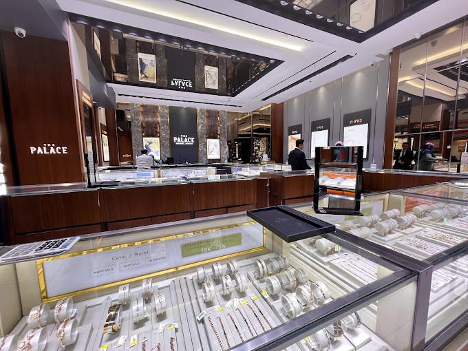 The Palace National Jeweler @ Lippo Plaza