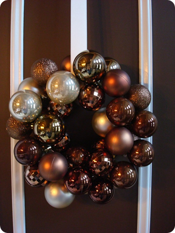 christmas ornament wreath