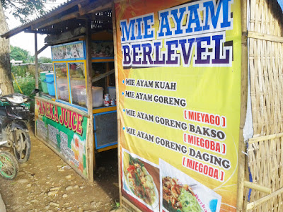 Berwirausaha harus kreatif itulah yang dilakukan bang Jauhar  Lezatnya Mie Ayam Berlevel Karangaji Jepara