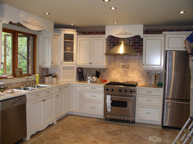 Medium Oak Kitchen Cabinets