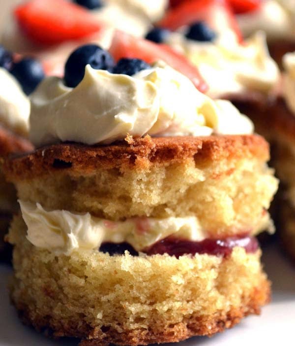 Mini Victoria Sponge Cake Recipe