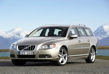 Picture of 2010 Volvo V70 Front Side View