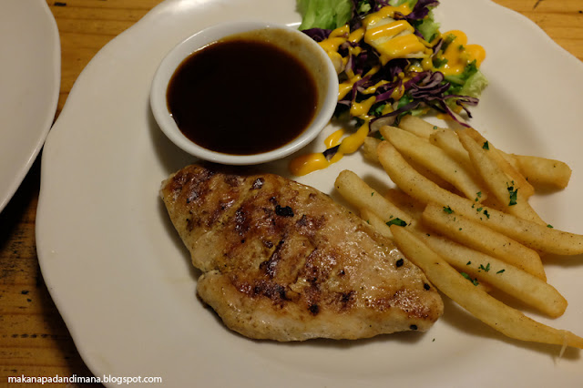 Makan Malam di Mangsi Coffee Denpasar Bali