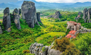 Plain of Thessaly, the monasteries of Meteora, Greece  أديرة ميتيورا، سهل ثيسالي ، اليونان