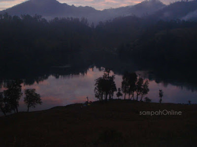 Romantis & Eksotisnya Ranu Kumbolo Di Semeru