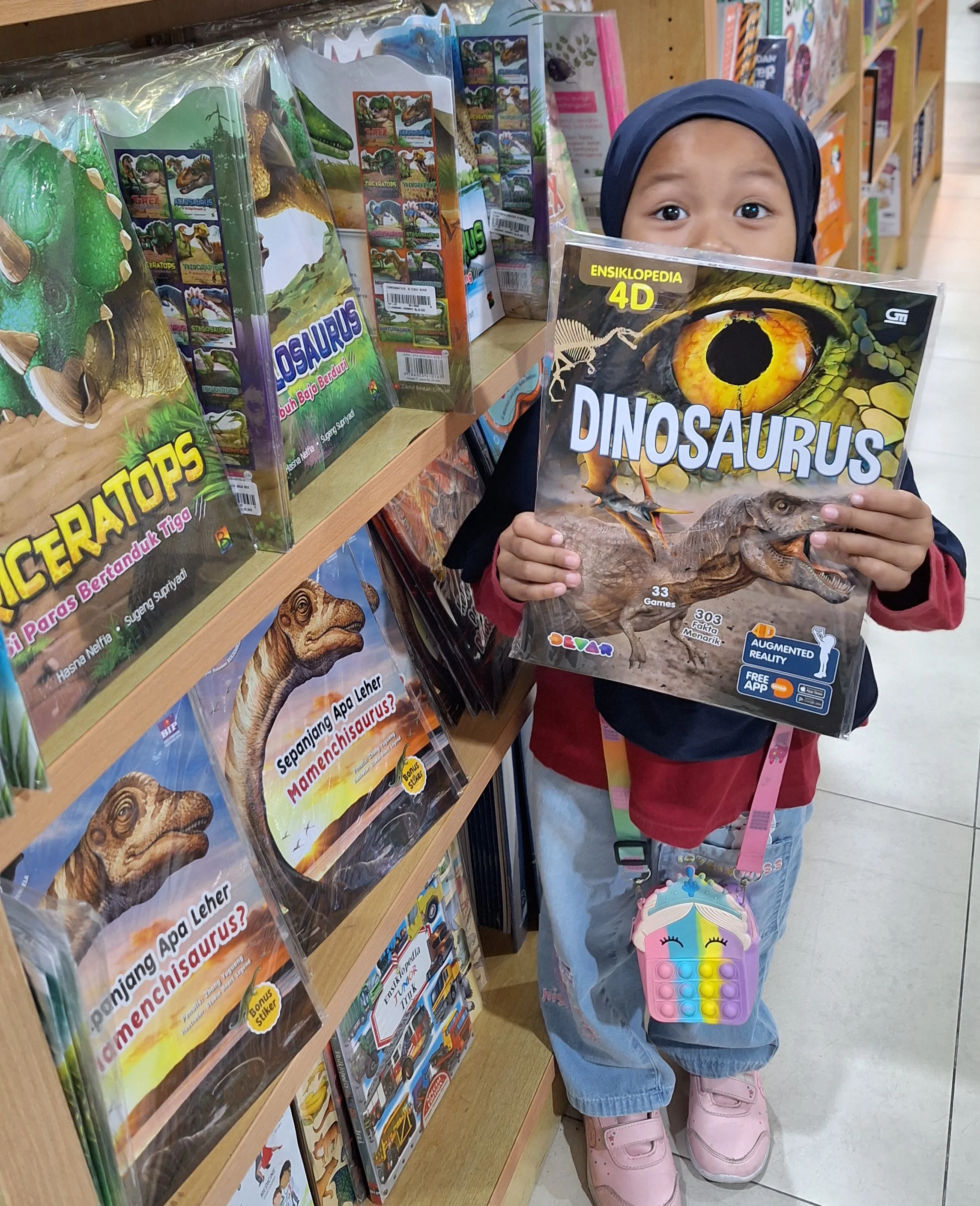 Buku dinosaurus