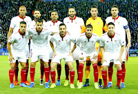 SEVILLA F. C. - Sevilla, España - Temporada 2016-17 - N'Zonzi, Nico Pareja, Gabriel Mercado, Rami, Sergio Rico e Iborra; Ben Yedder, Vitolo, Pablo Sarabia, Sergio Escudero y Samir Nasri - LEICESTER CITY F. C. 2 (Wes Morgan, Allbrighton) SEVILLA F. C. 0 - 14/03/2017 - UEFA Champions League, partido de vuelta - Leicester, Inglaterra, King Power Stadium - El Sevilla, en un mal partido, no es capaz de conservar la ventaja de 2-1 que llevaba del partido de ida. Nasri se autoexpulsa cayendo en una provocación de Vardy y N'Zonzi falla un penalty decisivo que le podía haber llevado a la prórroga