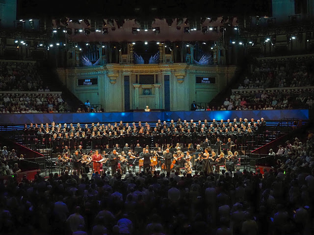 Handel: Samson - Philharmonia Chorus, Academy of Ancient Music, Laurence Cummings - BBC Proms (Photo: BBC/ Sisi Burn)