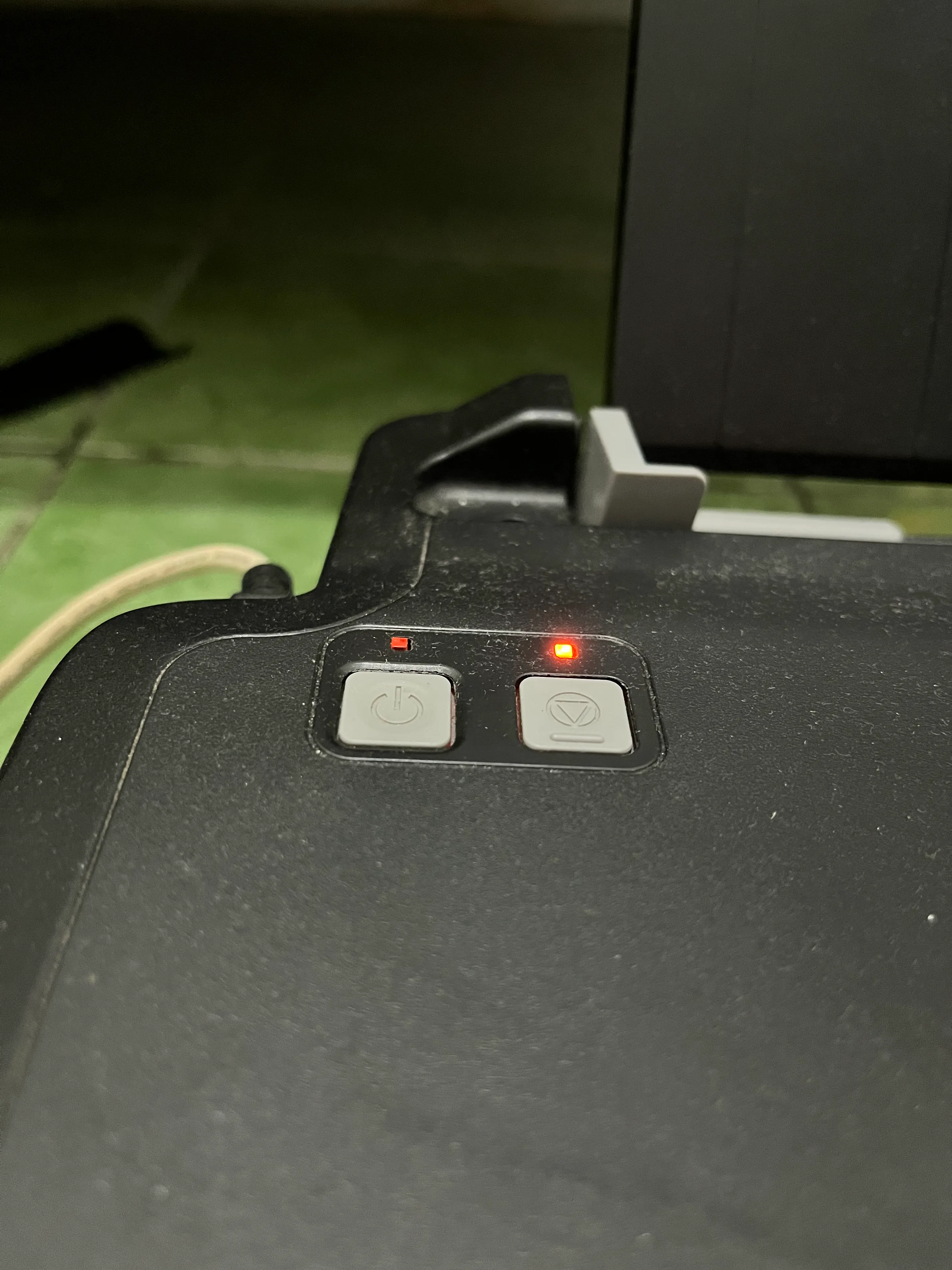 Lampu indikator masalah berwarna merah yang menyala pada printer Epson L120. NgeShare - Pertama Kali Mereset Printer Epson L120