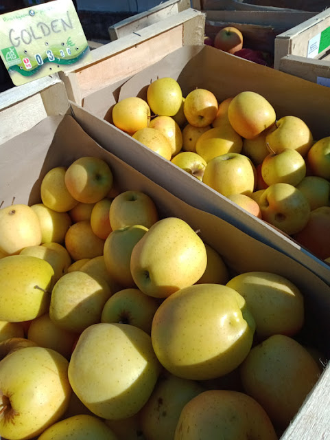 Organic Golden Delicious apples at a market, Indre et Loire, France. Photo by Loire Valley Time Travel.