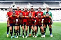 SELECCIÓN DE ESPAÑA FEMENINA. Temporada 2021-22. Esther González, Irene Paredes, Patri Guijarro, Irene Guerrero, Mapi León, Sandra Paños. Lucía García, Ona Batlle, Aitana Bonmati, Mariona Caldentey, Leila Ouahabi. SELECCIÓN DE ESPAÑA FEMENINA 4 SELECCIÓN DE FINLANDIA FEMENINA 1 Viernes 08/07/2022, 18:00 horas. Eurocopa de Mujeres Inglaterra 2022, fase de grupos, Grupo B, jornada 1. Milton Keynes, Inglaterra, Reino Unido, MK Stadium: 16.819 espectadores. GOLES: 0-1: 1’, Linda Sällström. 1-1: 26’, Irene Paredes. 2-1: 41’, Aitana Bonmatí. 3-1: 75’, Lucía García. 4-1: 90+5’, Mariona Caldentey, de penalti.