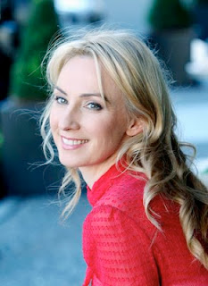 Lisa McCune Australian Actress Images.