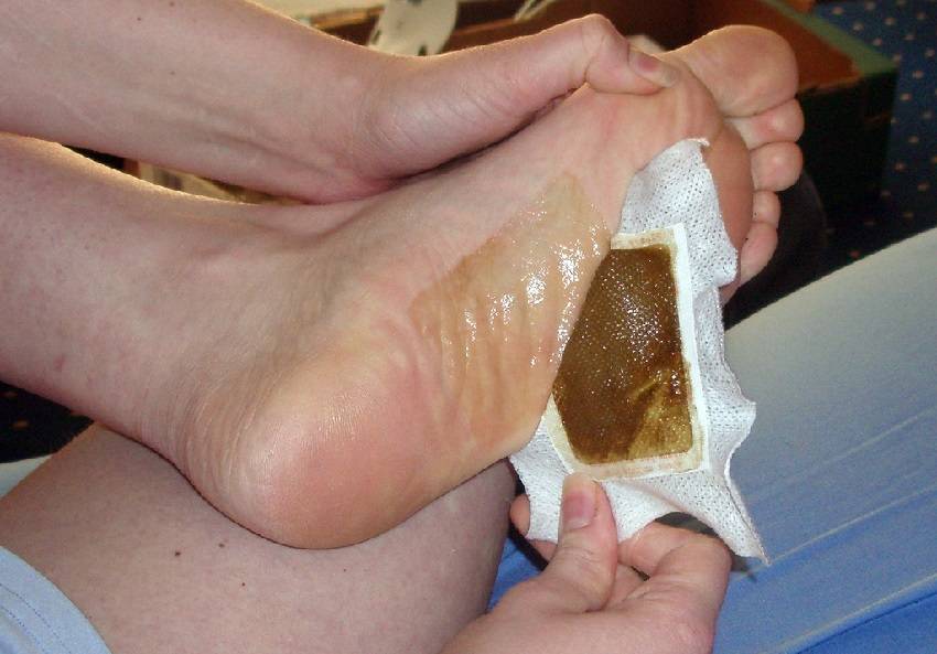 Detox Your Body Overnight with Homemade Foot Pads – Here’s How!