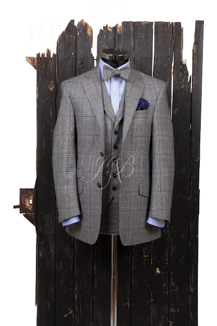 wedding suit with a bow tie, vintage wedding suit, bow ties for grooms, groom bow tie