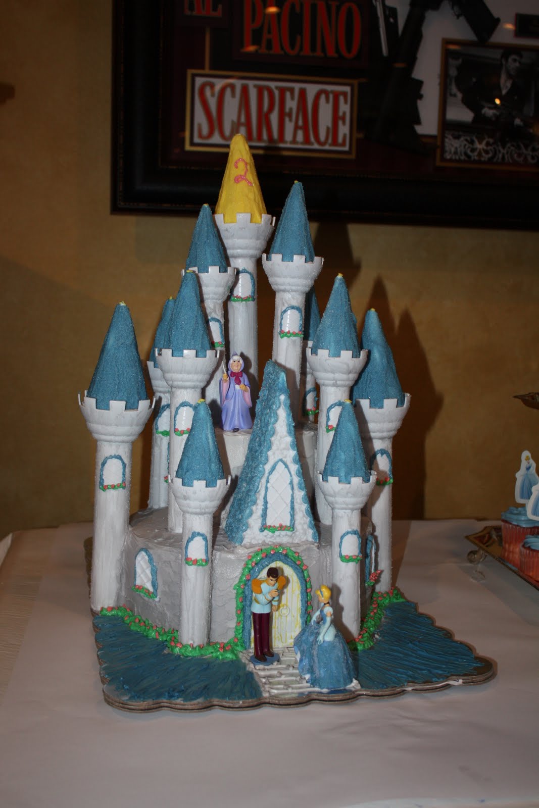 Silly Monkey Cakes: Cinderella's castle cake