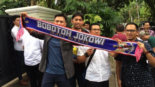 Cabut Dukungan ke Prabowo, Bobotoh Persib Deklarasikan Dukung Jokowi