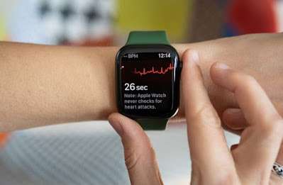 يمكن لـ Apple Watch Series 8 معرفة ما إذا كنت مصابًا بالحمى