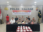 Polda Kalbar Gelar Jumpa Pers Penangkapan Pengedar Narkoba di Pontianak dengan Barang Bukti 15 Kg Sabu   