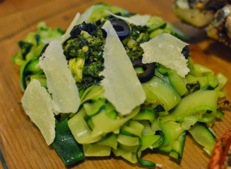 Recipe Zoodles - zucchini noodles - with pesto and parmesan