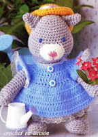 http://crochetenaccion.blogspot.it/2011/12/la-gatita-jardinera.html