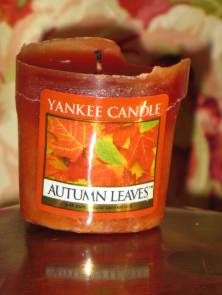 Autumn Leaves Yankee Candle5