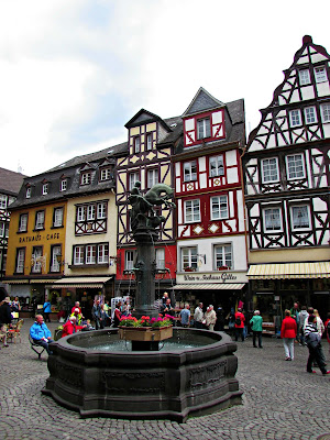 Alemania. Deutschland. Germany. Allemagne. Renania-Palatinado. Rheinland-Pfalz. Cochem. Rhin. Marktplatz. Rhin. Rin. Rhein. Rhine. 